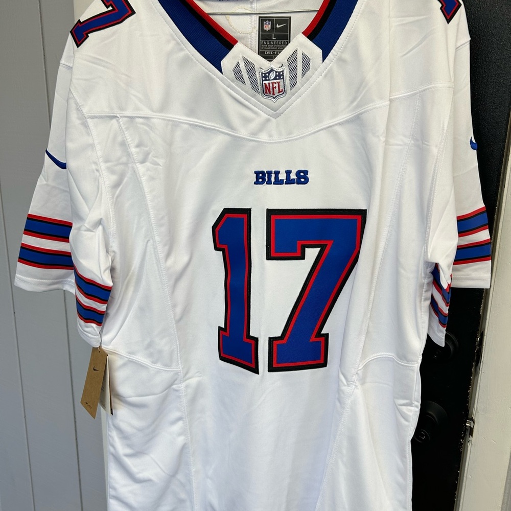 Nike White Buffalo Bills Josh Allen Jersey - Picture 4 of 10